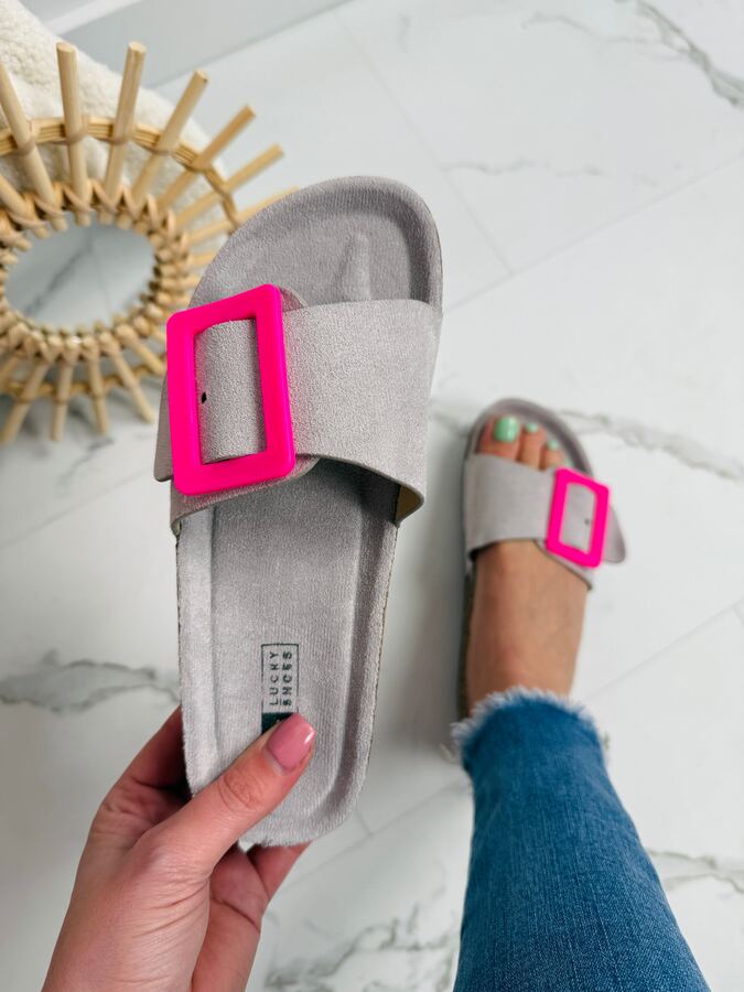 Clasp Grey Slides · 3