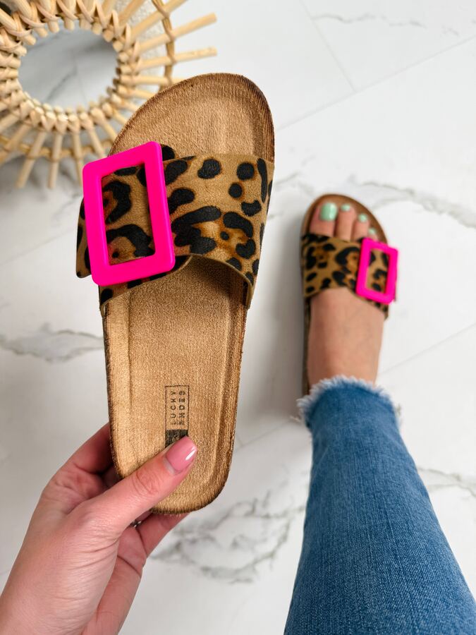 Clasp Leo Slides · 2