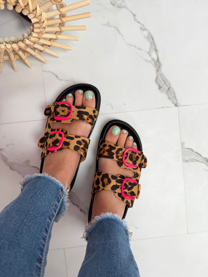 Rikki Fuchsia Slides · 2