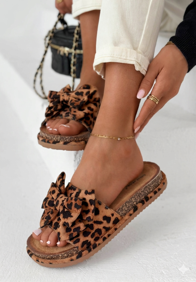 Special Bow Leo Slipper · 1