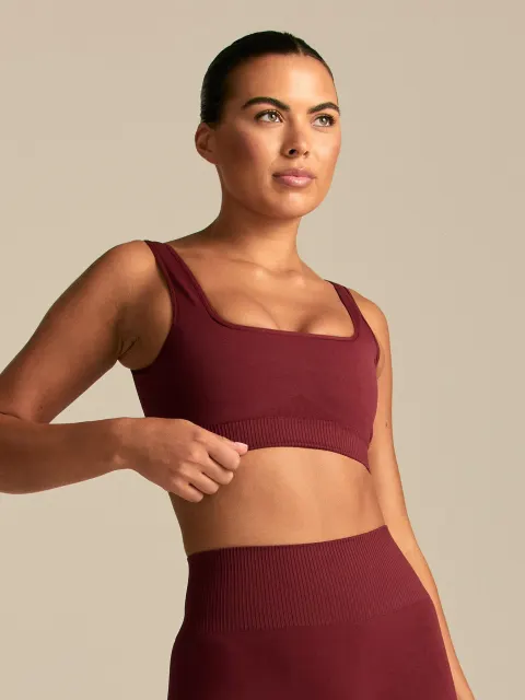 Power Scoop Back Bra | Oxford Red